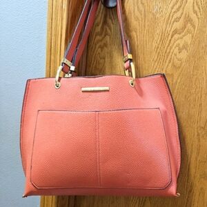 New Steve Madden Fall/Floral Handbag W/ matching Makeup bag